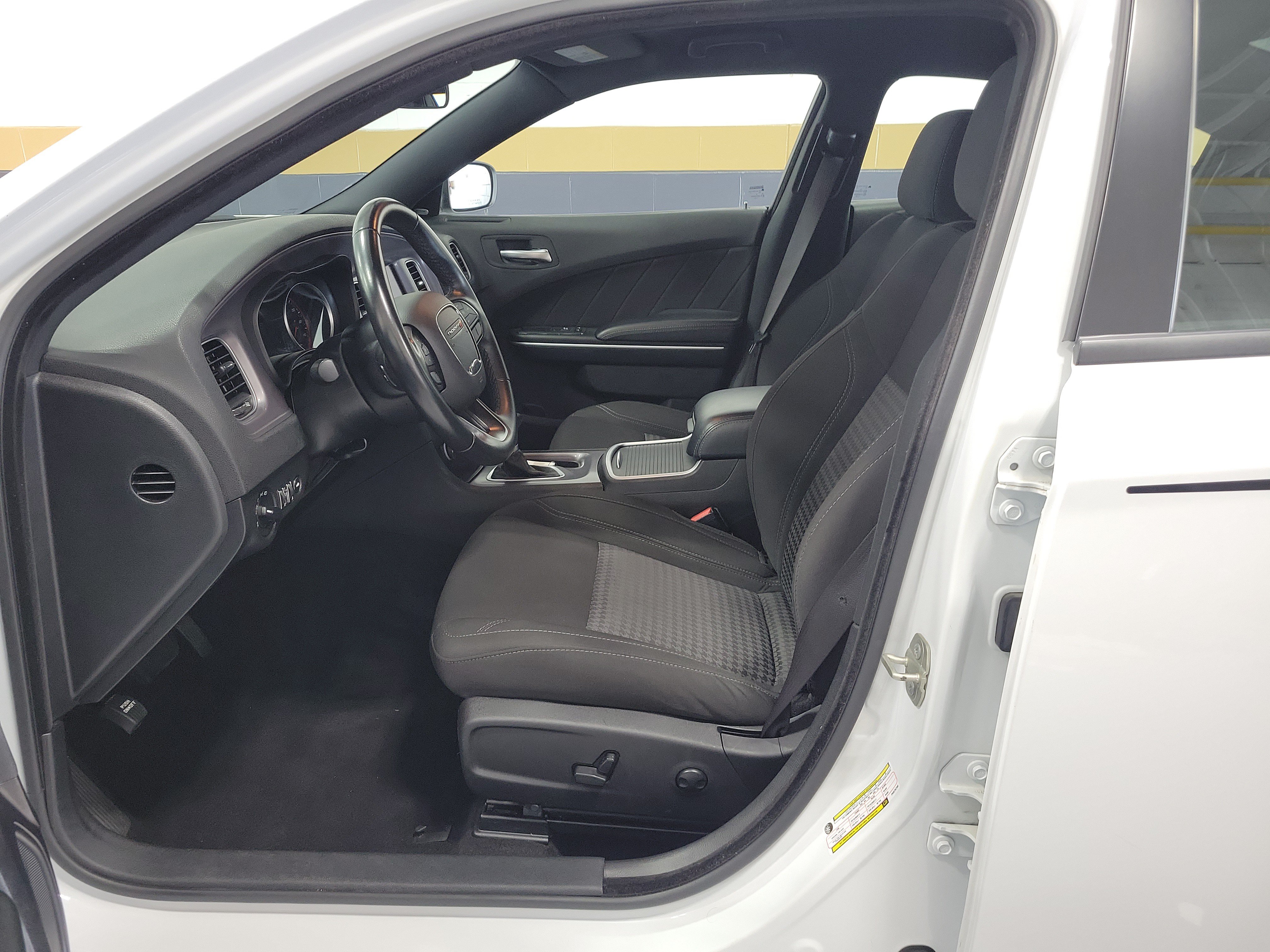 Used 2023 Dodge Charger SXT RWD image 15
