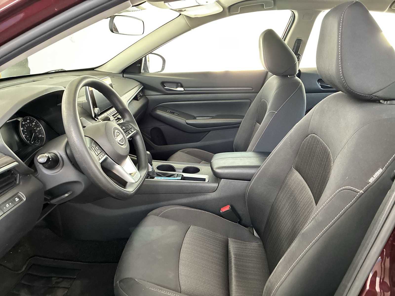 Used 2025 Nissan Altima 2.5 SV image 13