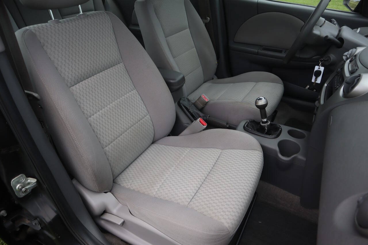 Used 2005 Saturn ION Level 2 w/ Power Pkg FWD image 6