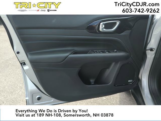 New 2025 Jeep Compass Limited w/ Sun & Sound Group image 10