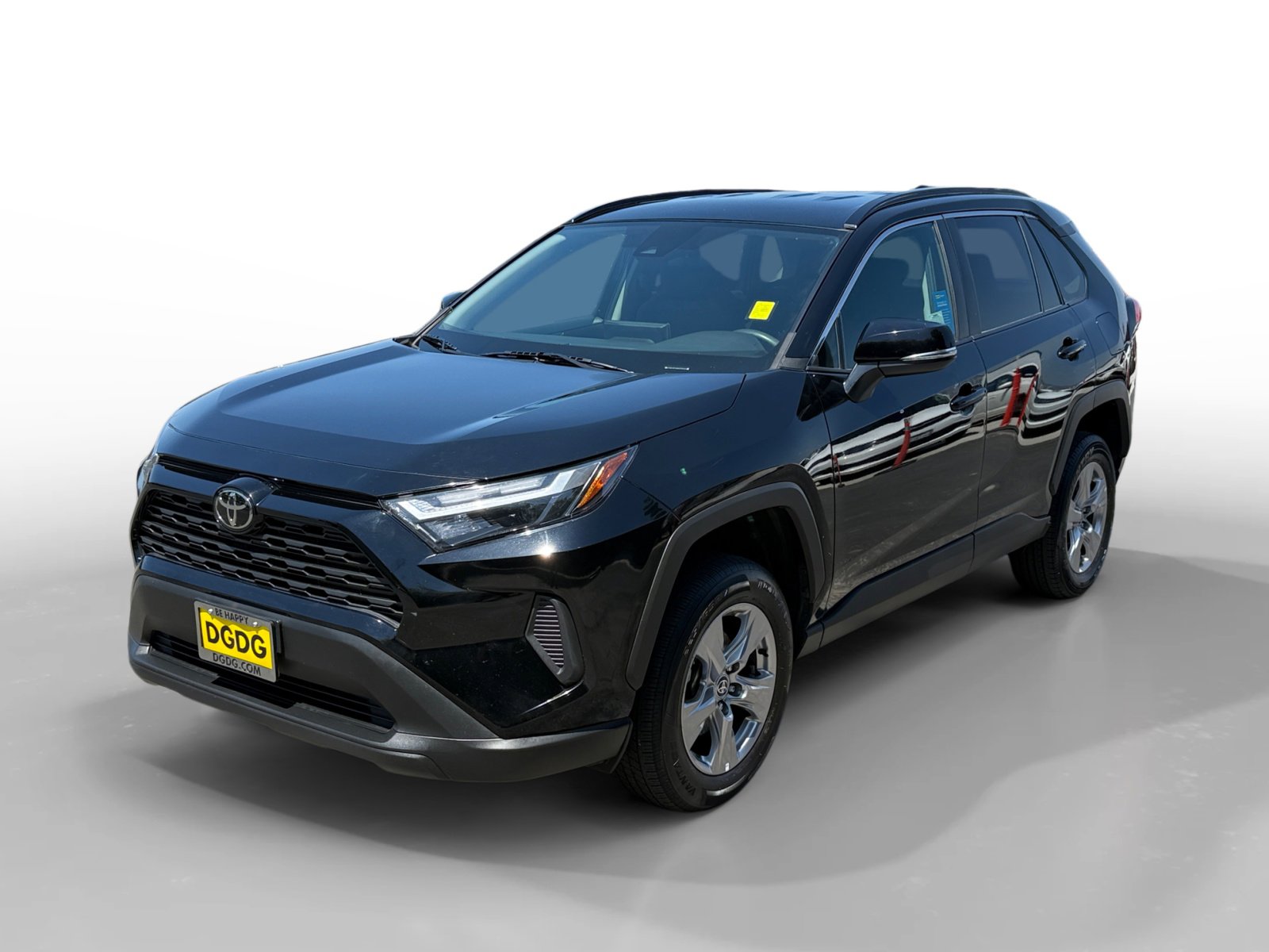 Used 2024 Toyota RAV4 XLE FWD image 1