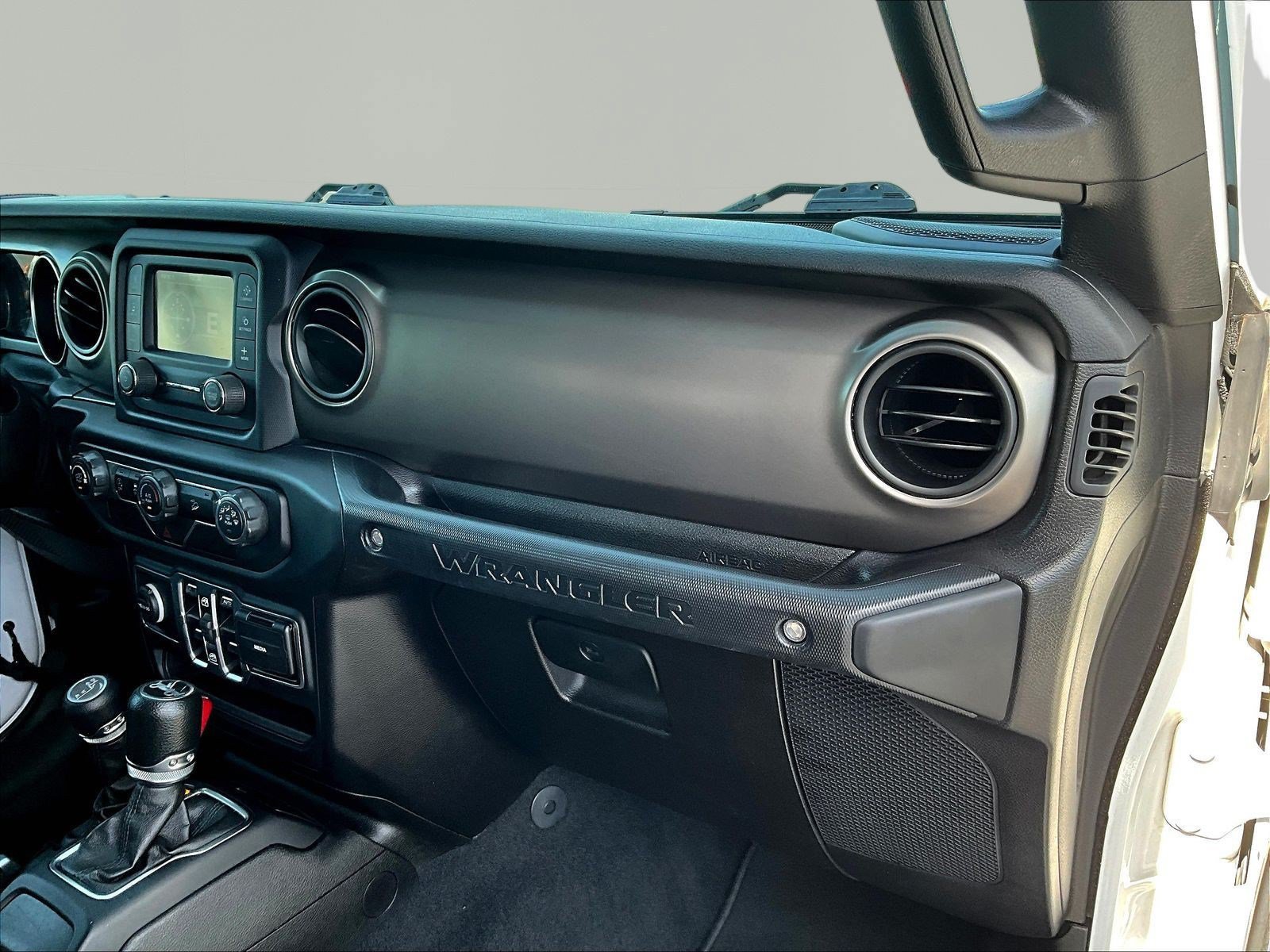 Used 2018 Jeep Wrangler Unlimited Sport S AWD/4WD image 26
