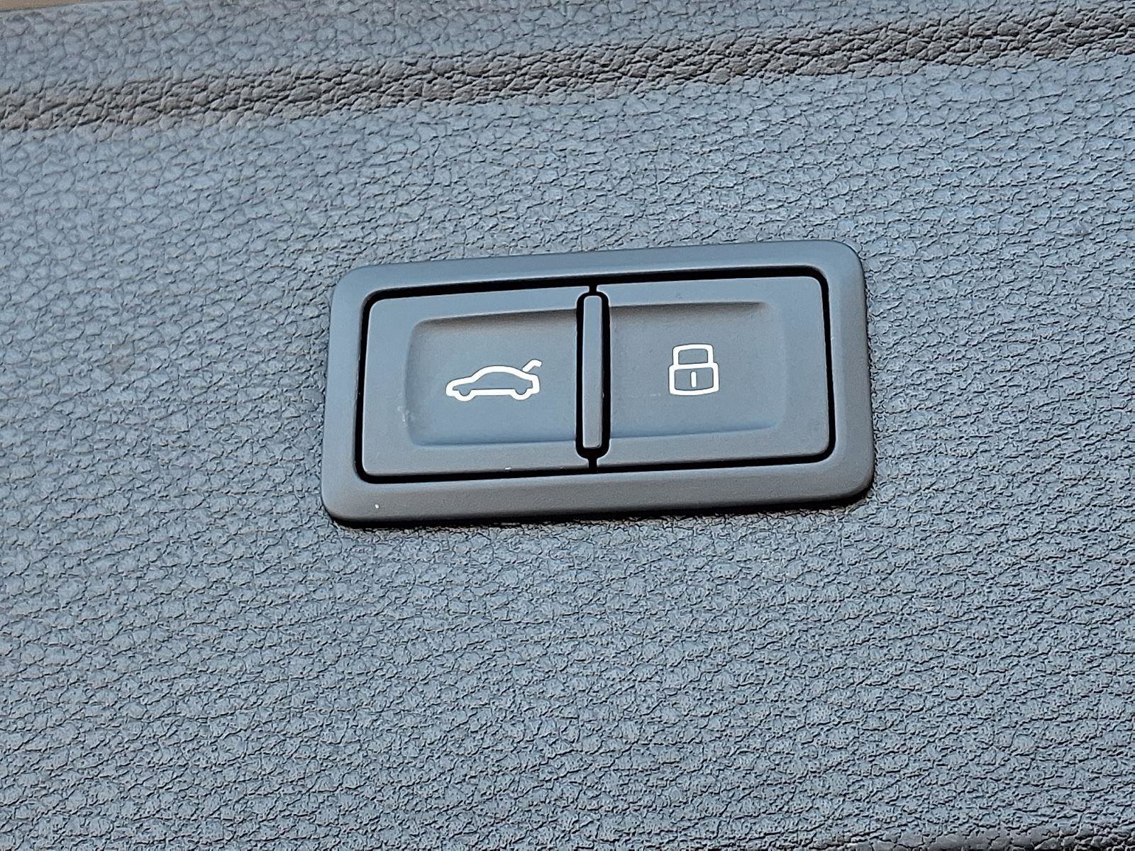 Certified 2022 Audi SQ5 Premium Plus w/ Premium Plus Package AWD/4WD image 30