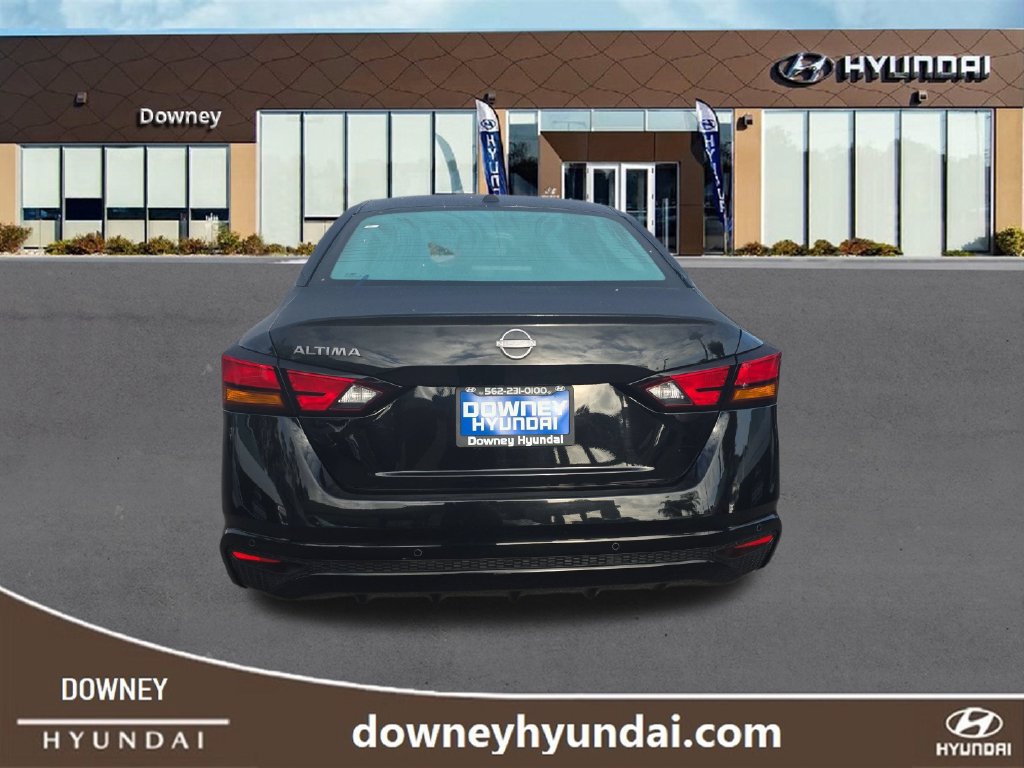 Used 2025 Nissan Altima 2.5 SV FWD image 4