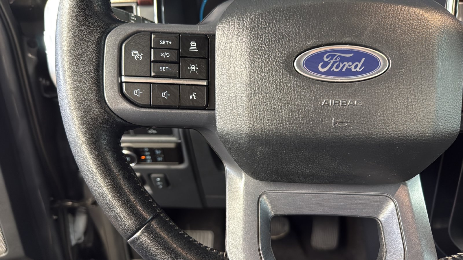 Used 2023 Ford F150 Lariat AWD/4WD image 16