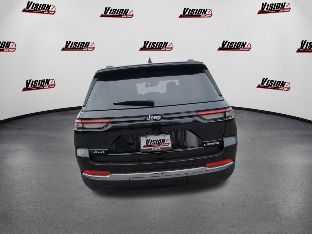 Used 2025 Jeep Grand Cherokee Laredo w/ Luxury Tech Group I image 6