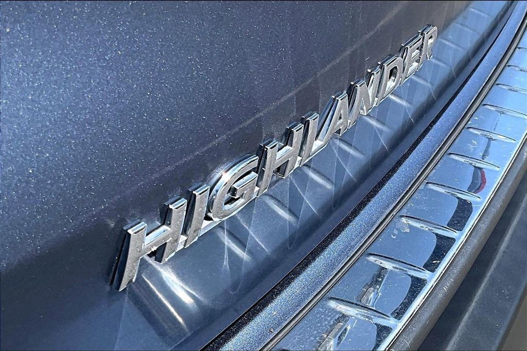 Used 2017 Toyota Highlander XLE image 24