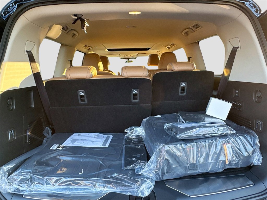 New 2026 INFINITI QX80 Luxe w/ Cargo Package image 28