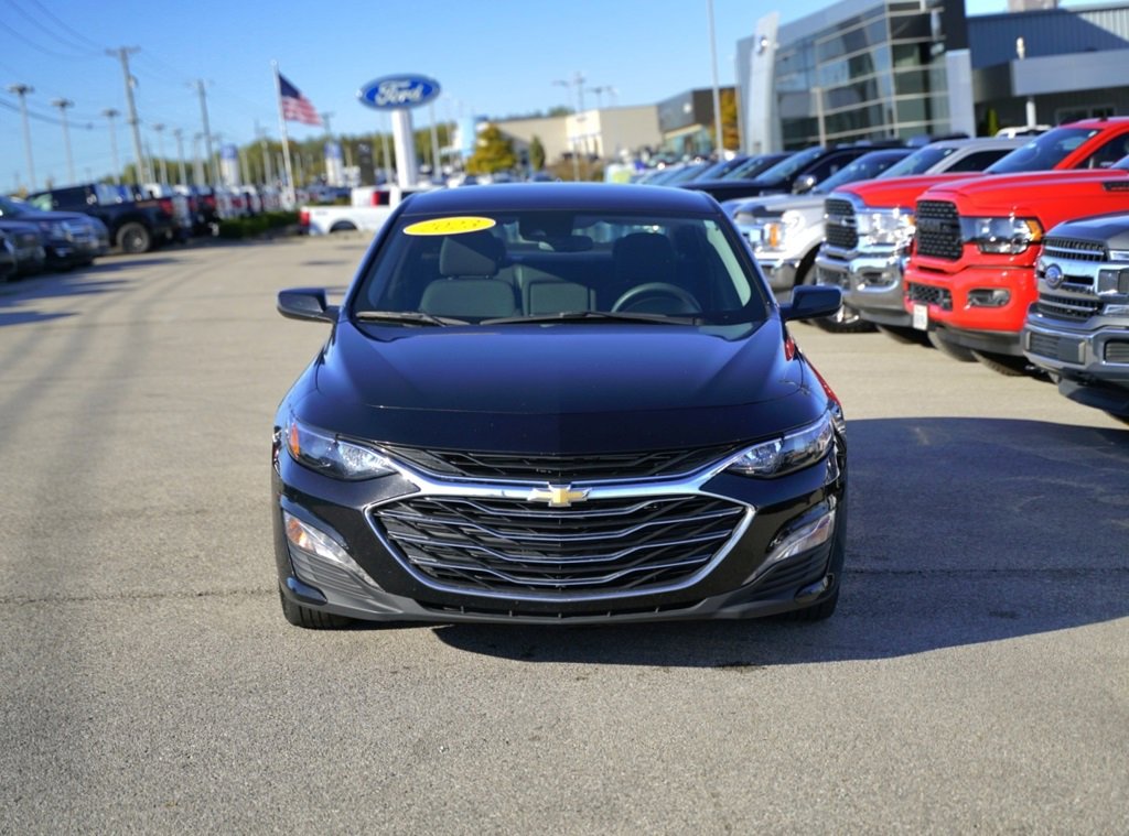 Used 2023 Chevrolet Malibu LT image 2
