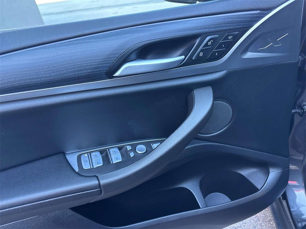 Used 2025 BMW X4 xDrive30i image 21