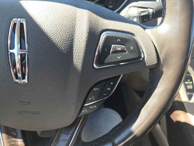 Used 2017 Lincoln MKX Reserve w/ Lincoln MKX Climate Package image 27
