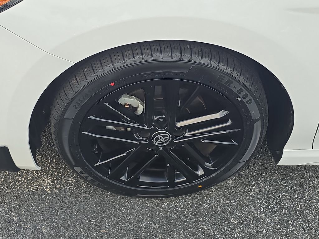 Used 2025 Toyota Camry SE image 6