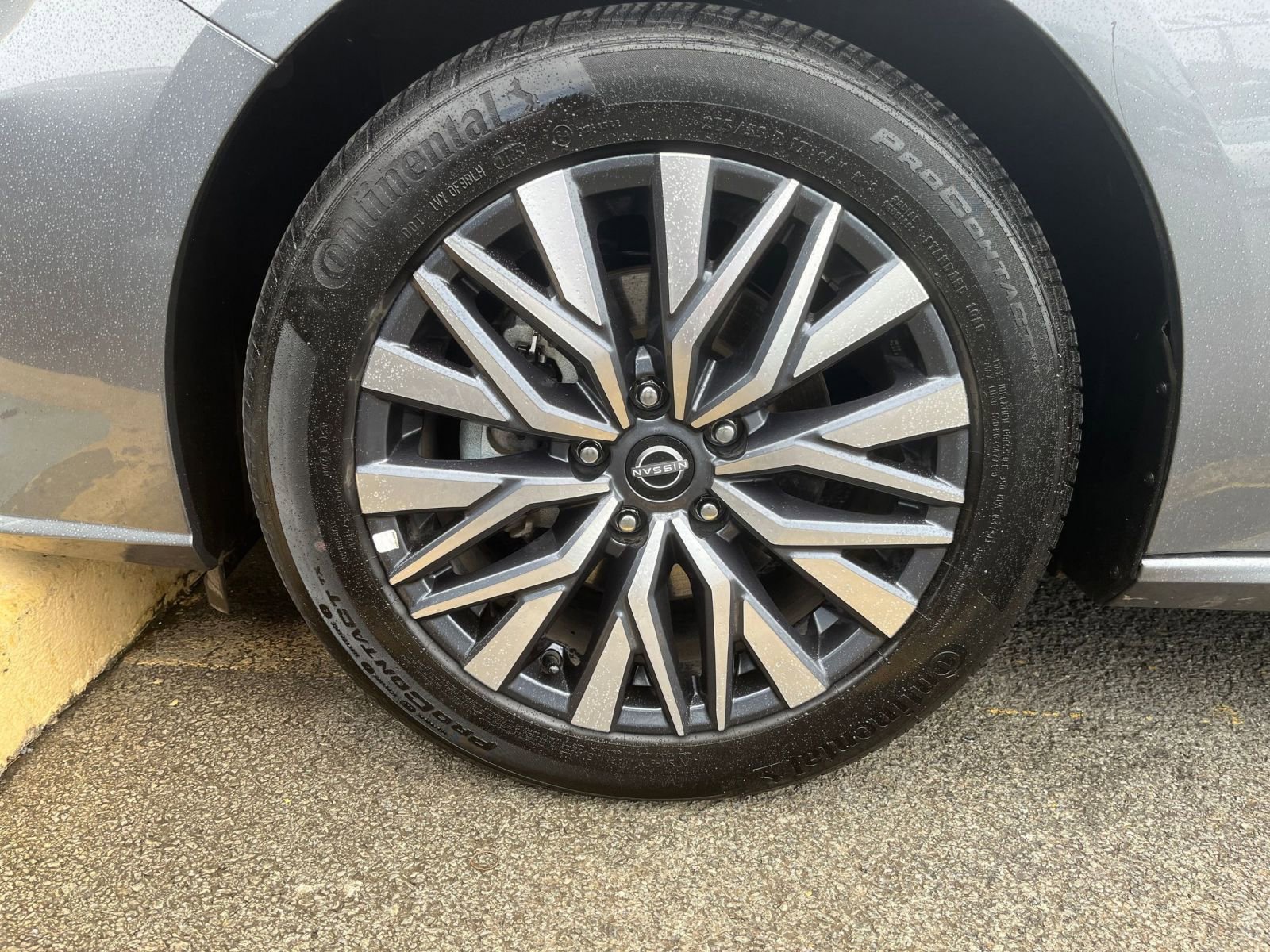 Used 2025 Nissan Altima 2.5 SV image 30