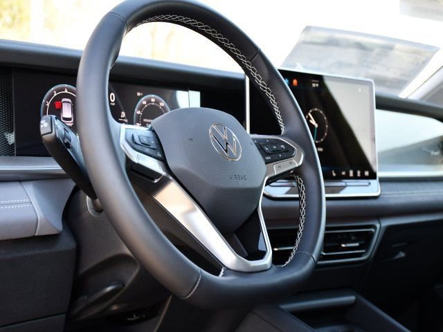 New 2026 Volkswagen Tiguan SE AWD/4WD image 11