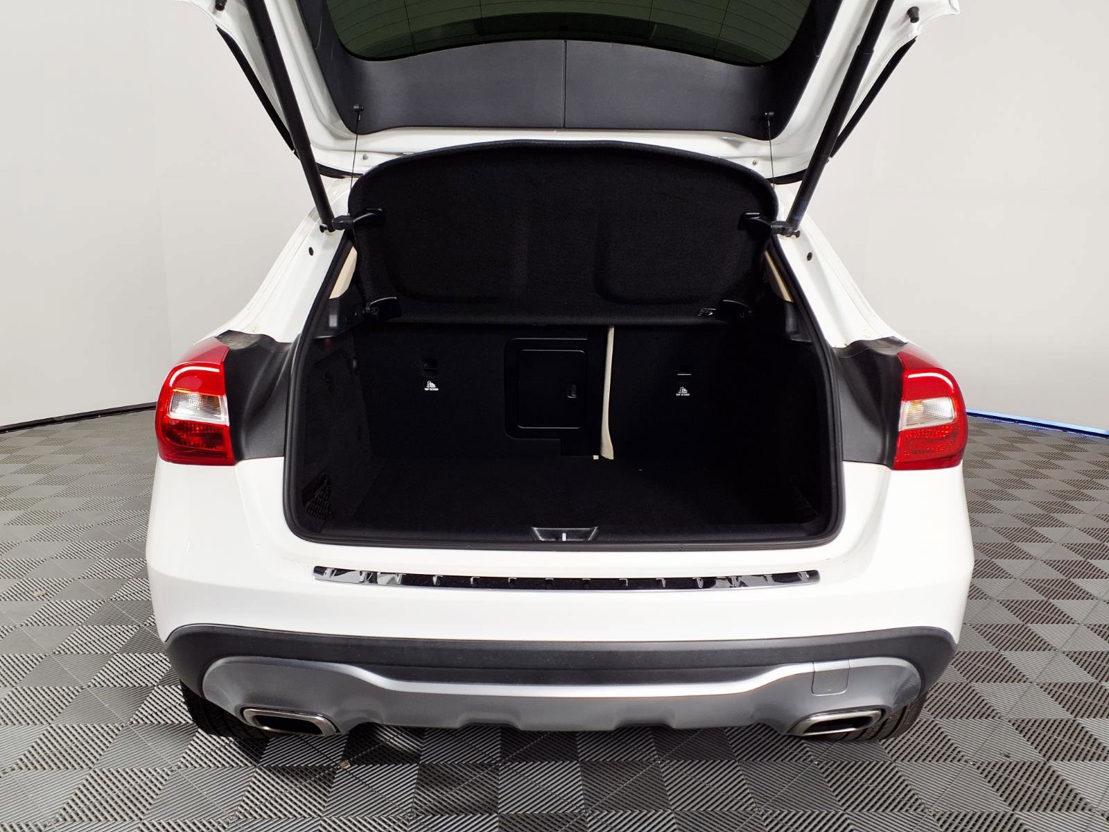 Used 2019 Mercedes-Benz GLA 250 image 8