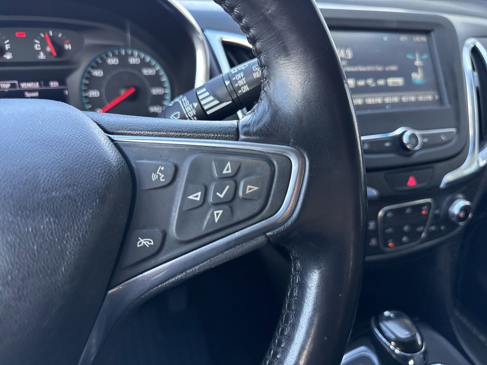 Used 2018 Chevrolet Equinox LT AWD/4WD image 31