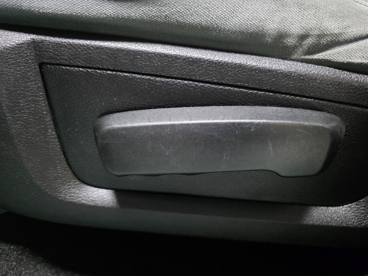 Used 2019 RAM 1500 Express w/ Express Value Package AWD/4WD image 17