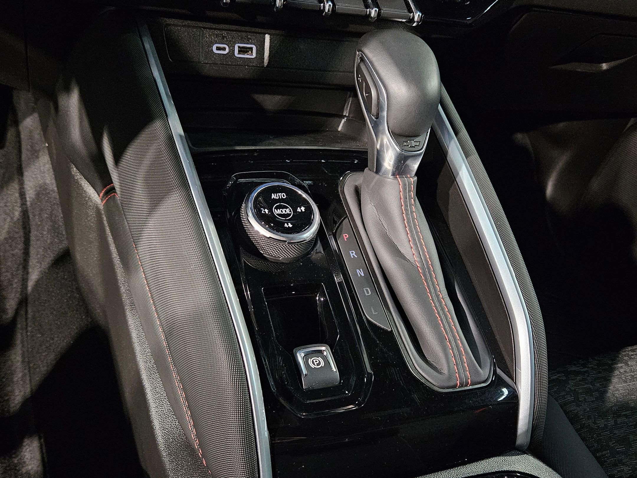 Used 2025 Chevrolet Colorado Z71 image 33