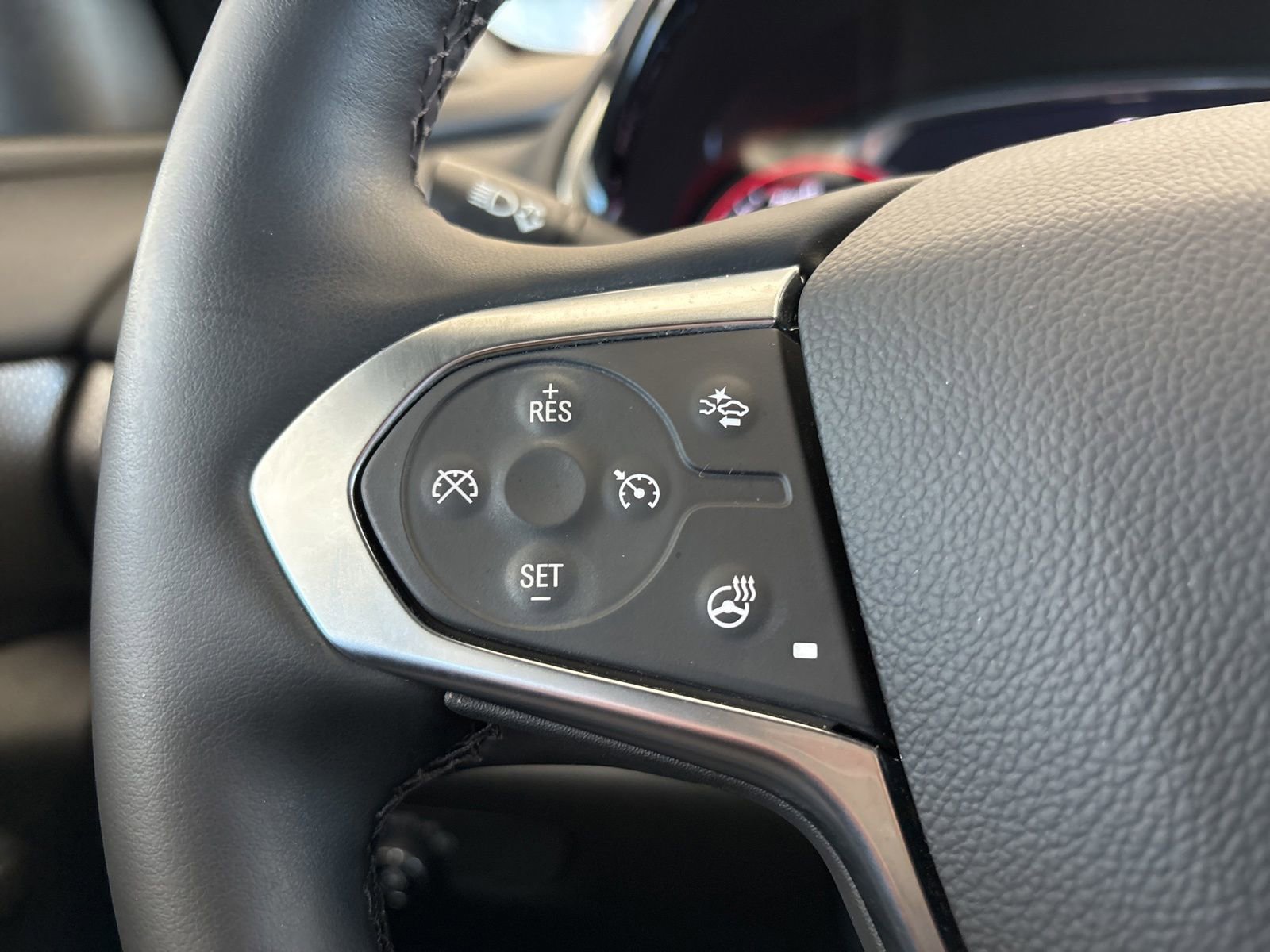 Used 2023 Chevrolet Traverse Premier w/ Redline Edition FWD image 32