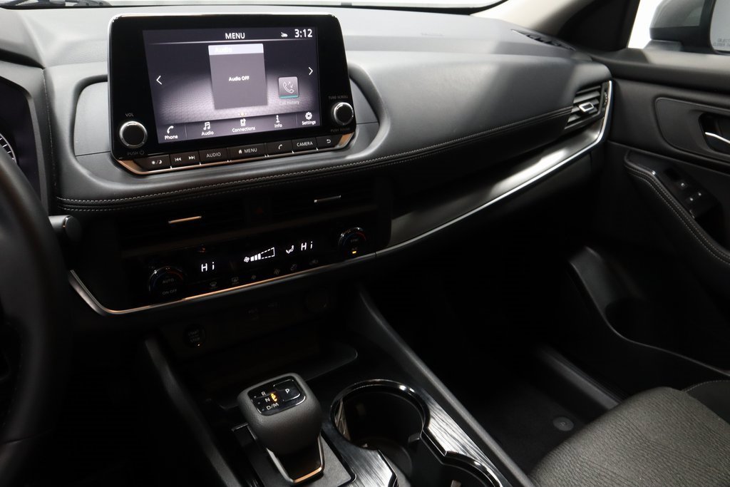 Certified 2025 Nissan Rogue SV image 29