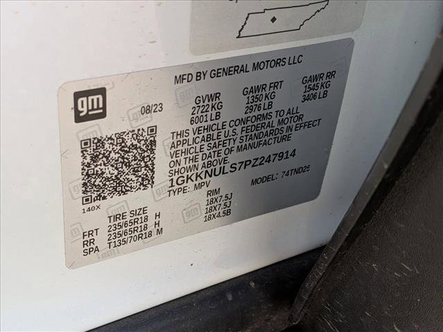 Used 2023 GMC Acadia SLT image 16