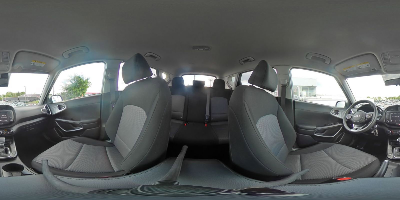 Used 2025 Kia Soul LX w/ LX Technology Package FWD image 40