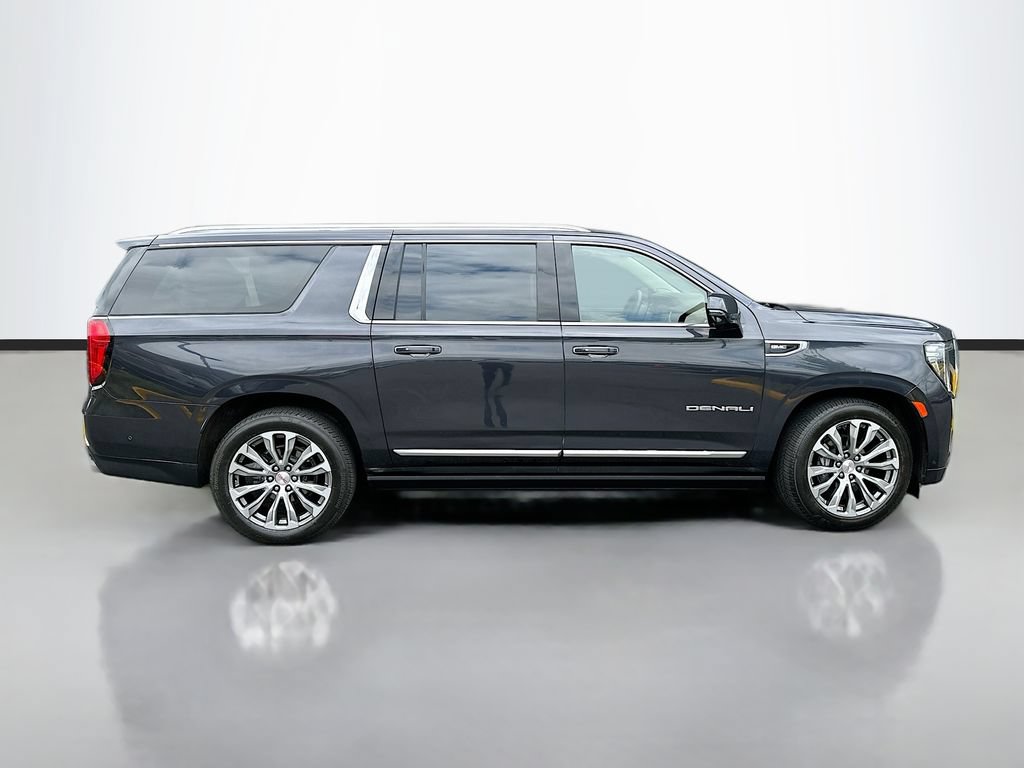 Used 2024 GMC Yukon XL Denali w/ Denali Reserve Package AWD/4WD image 8