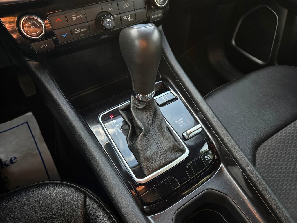 Used 2024 Jeep Compass Latitude AWD/4WD image 23