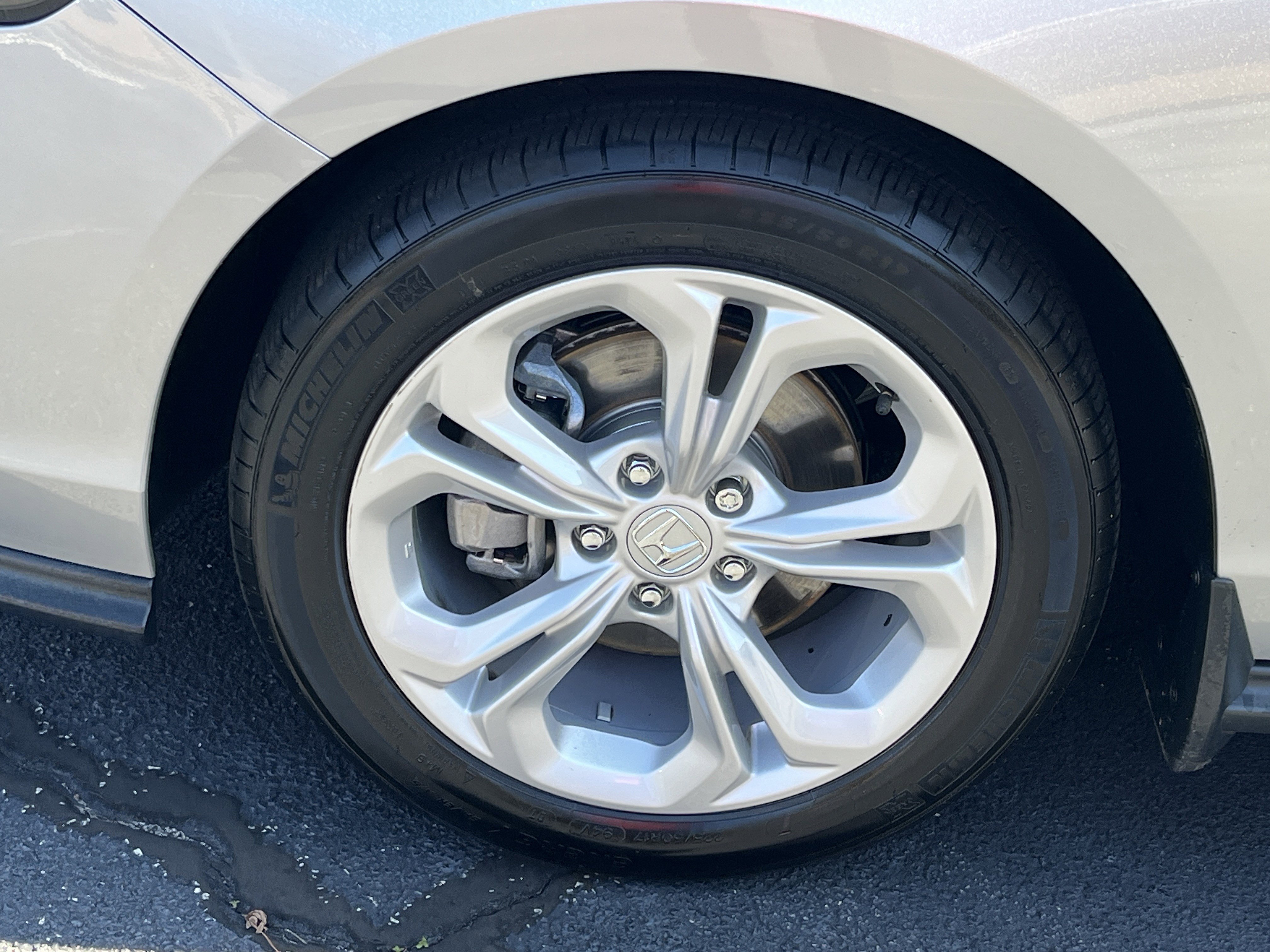 Certified 2025 Honda Accord LX image 27