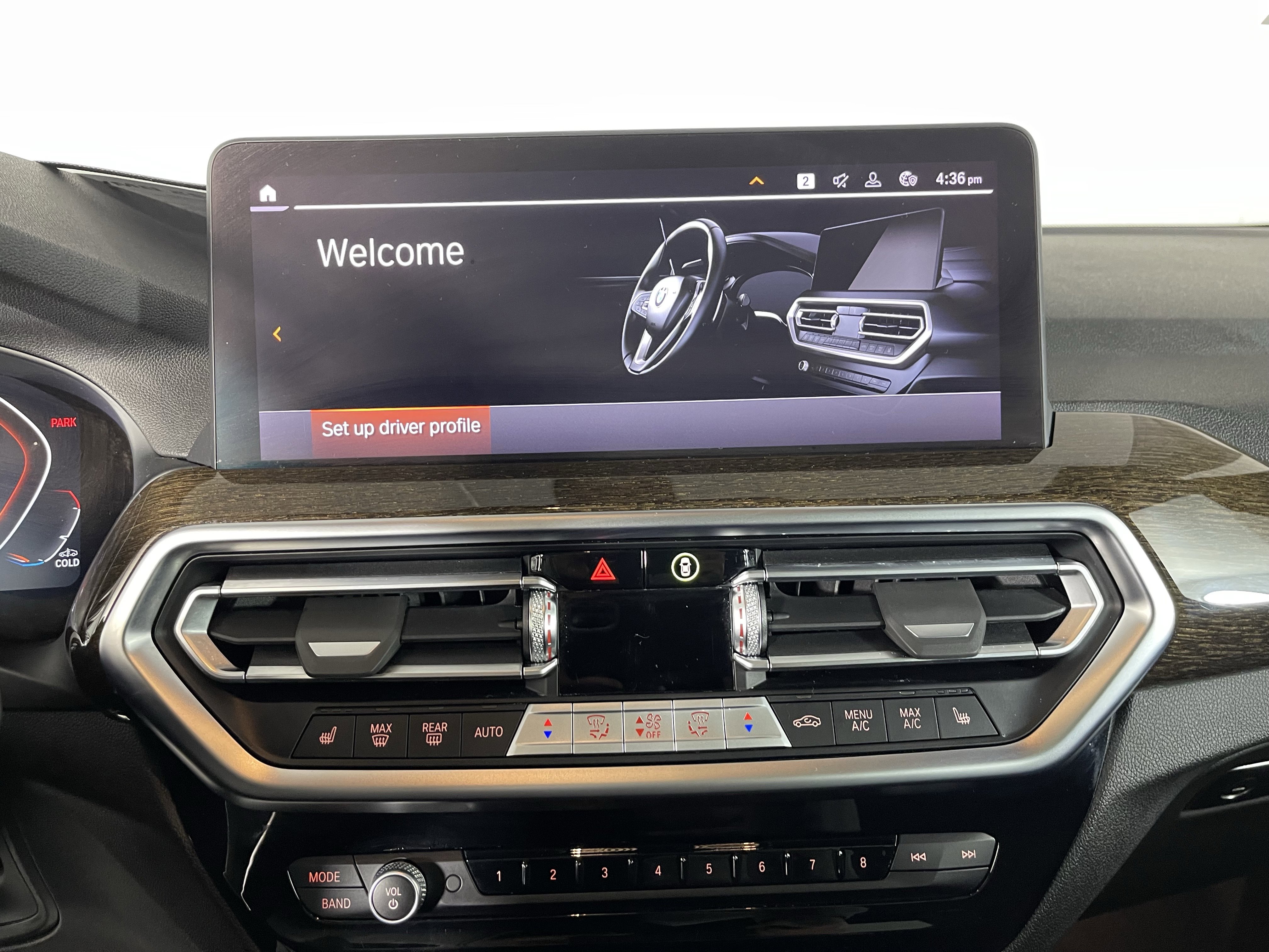 Certified 2025 BMW X4 xDrive30i image 13