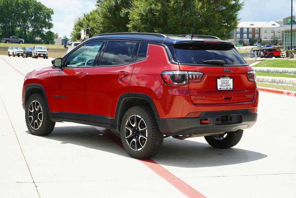 Used 2024 Jeep Compass Trailhawk w/ Trailer Tow Group AWD/4WD image 3