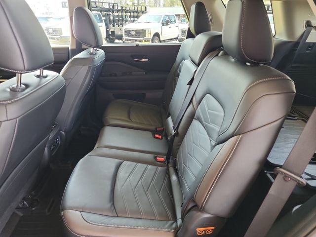 Used 2023 Nissan Pathfinder Platinum w/ Cargo Package AWD/4WD image 21