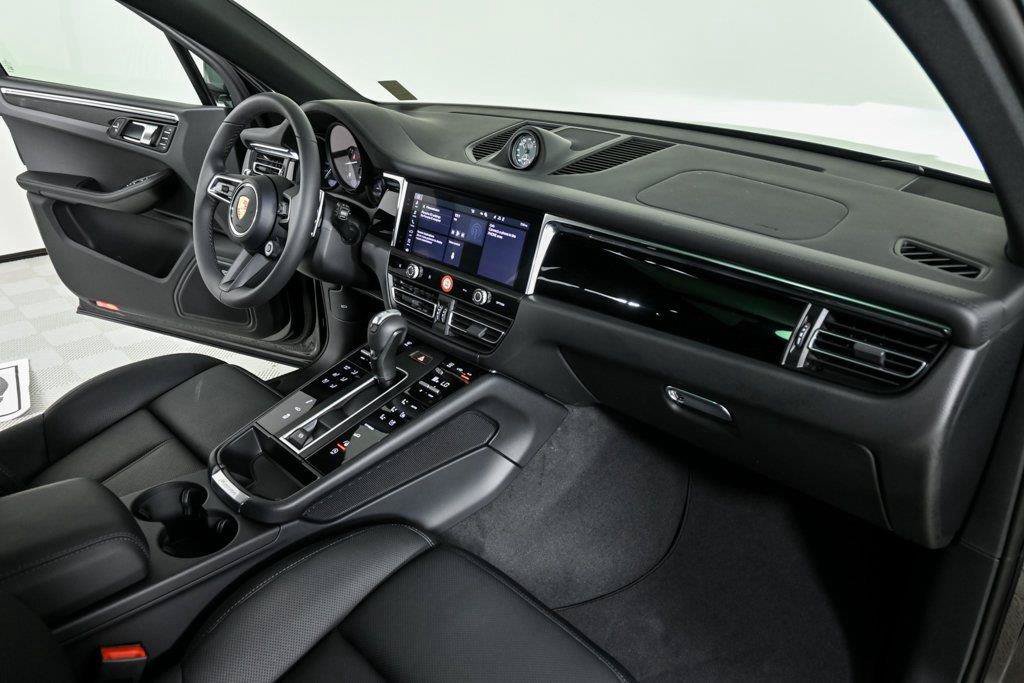 New 2026 Porsche Macan AWD/4WD image 24