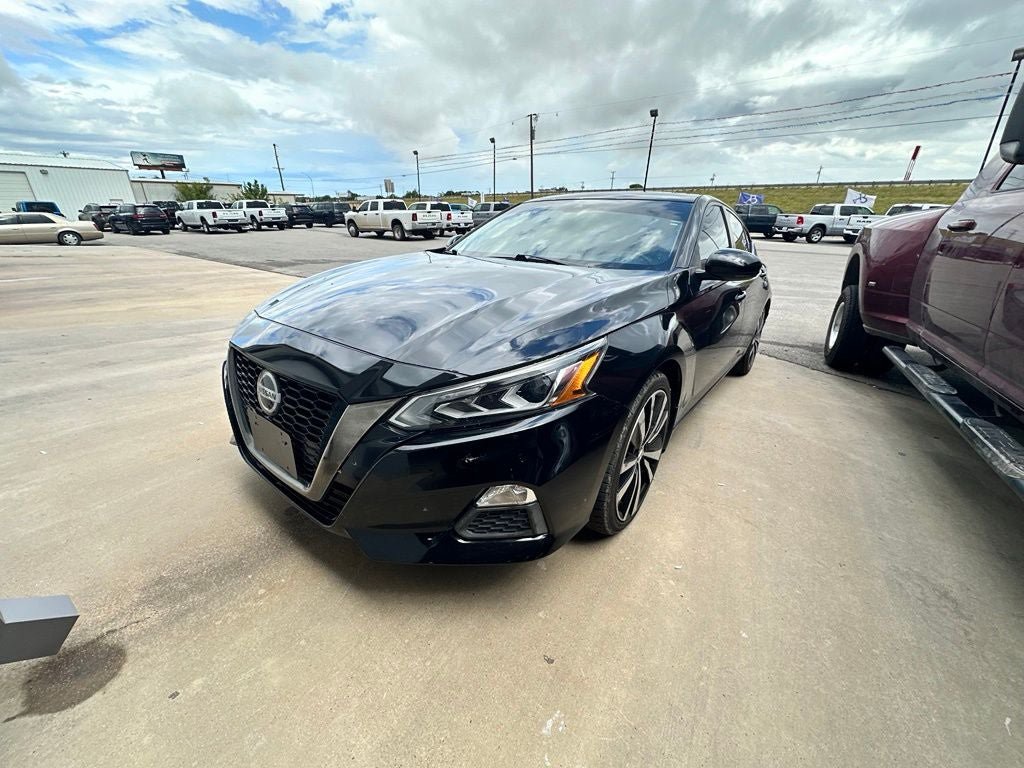 Used 2020 Nissan Altima 2.5 SR w/ Premium Package FWD image 2