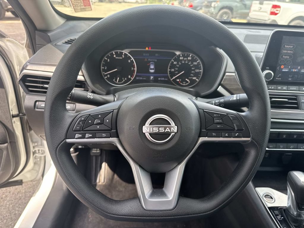 Used 2025 Nissan Altima 2.5 SV FWD image 34