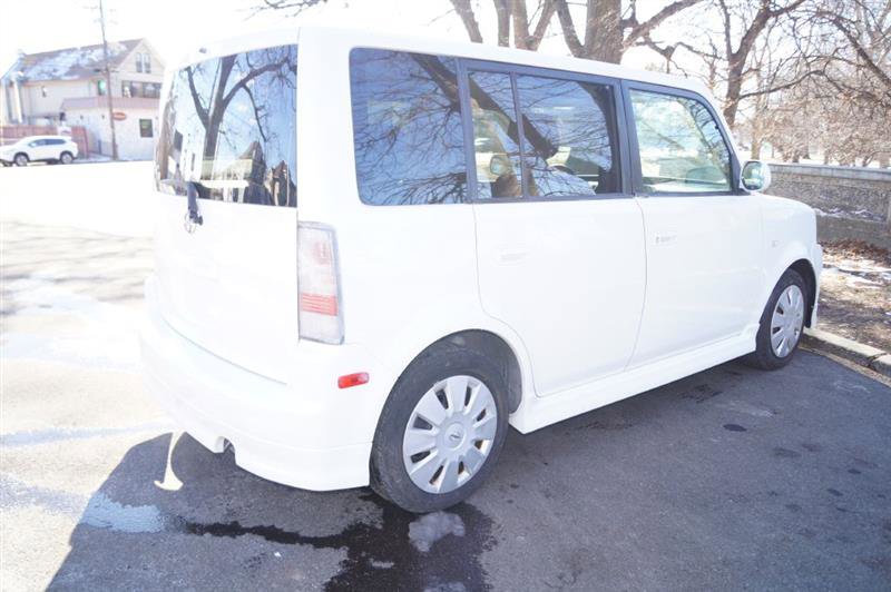 Used 2006 Scion xB image 9