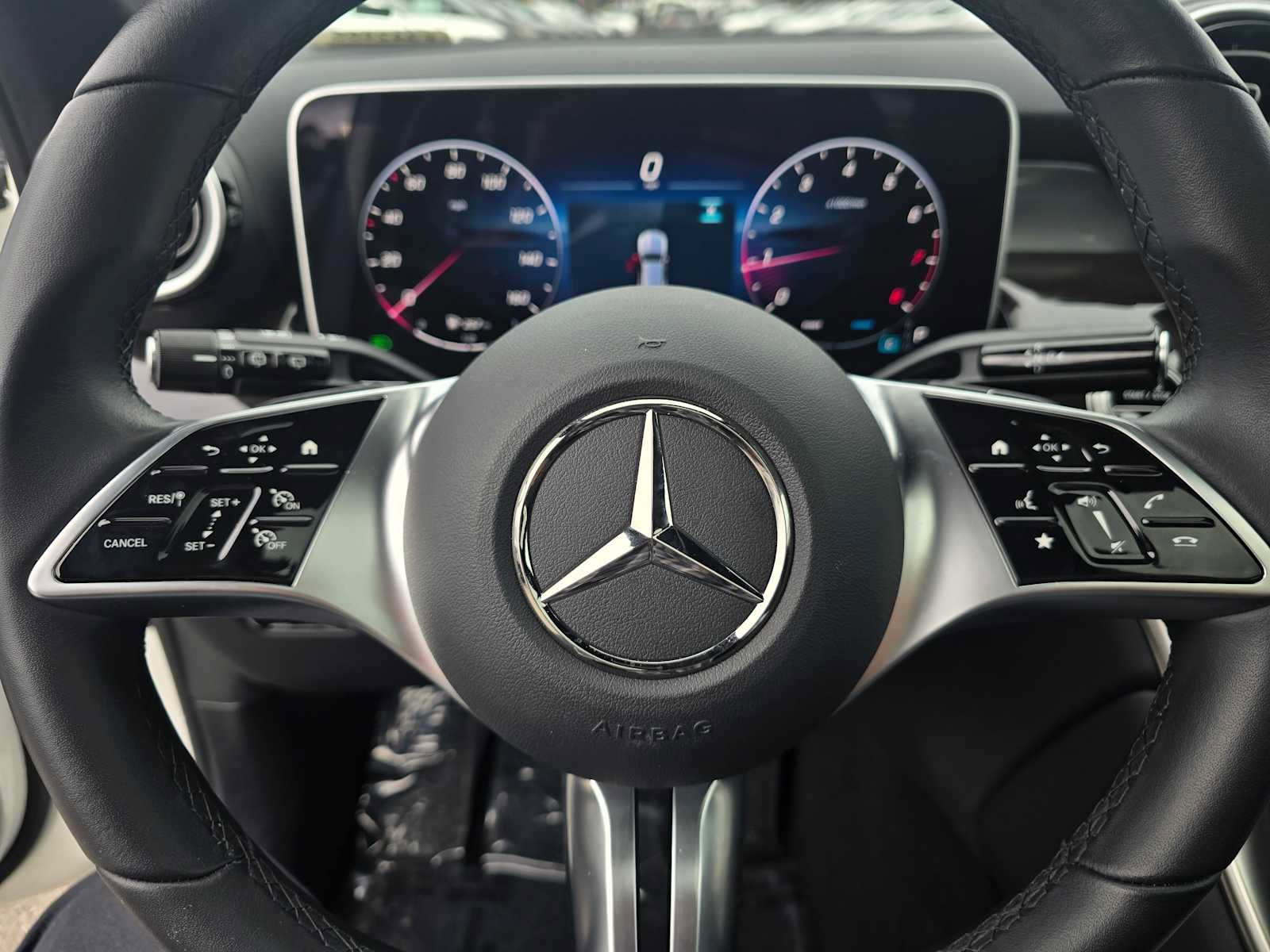 Used 2025 Mercedes-Benz GLC 300 image 25