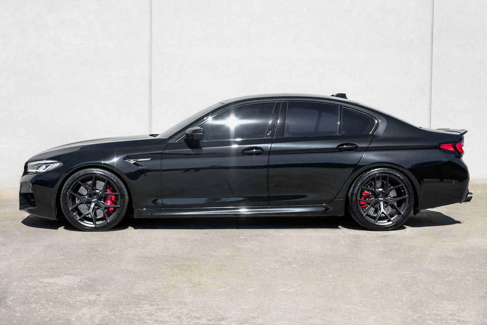 Used 2023 BMW M5 image 8