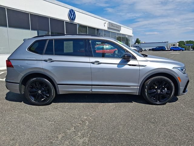 Used 2022 Volkswagen Tiguan SE R-Line AWD/4WD image 7