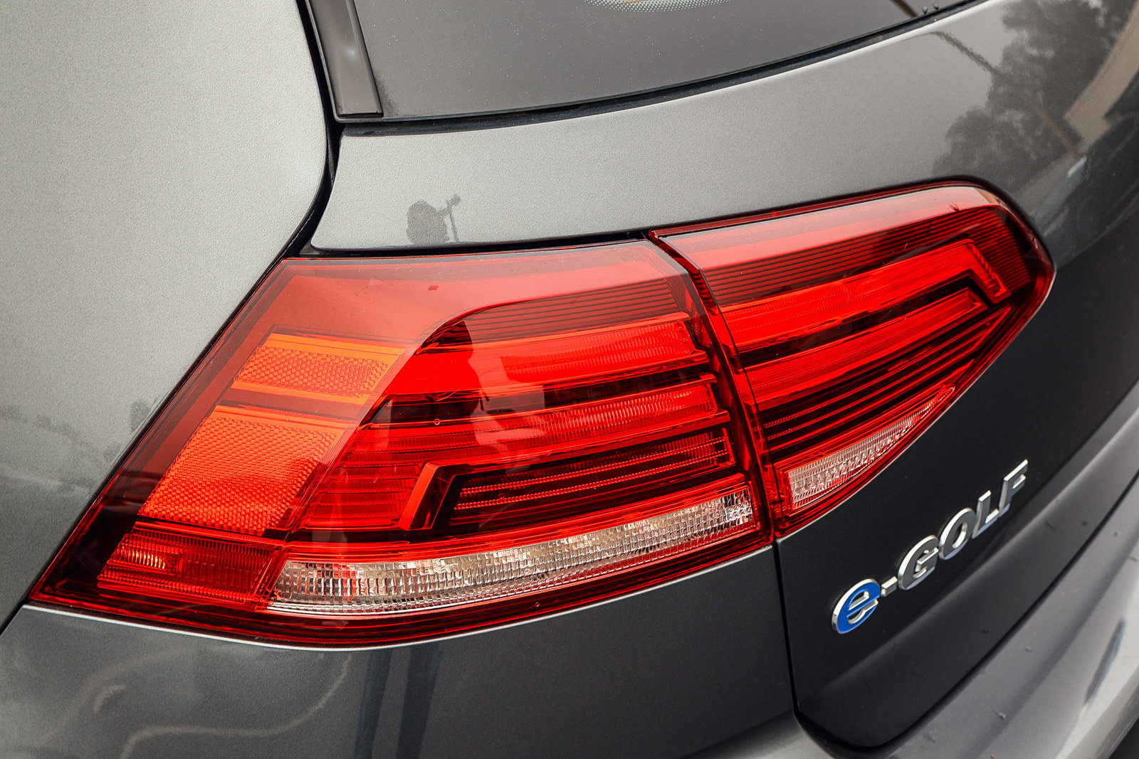 Used 2017 Volkswagen e-Golf SE w/ DC Fast Charging Package image 25