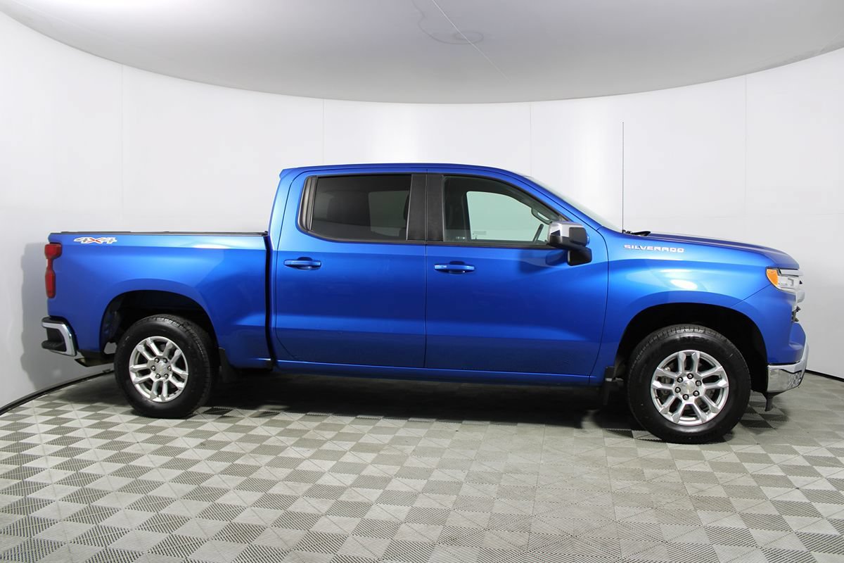 Used 2022 Chevrolet Silverado 1500 LT AWD/4WD image 4
