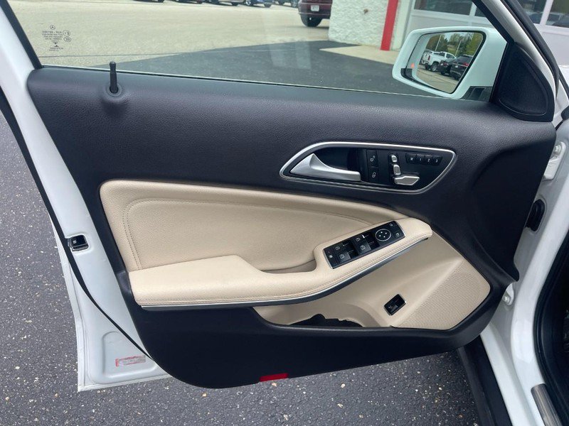 Used 2018 Mercedes-Benz GLA 250 w/ Premium Package image 21