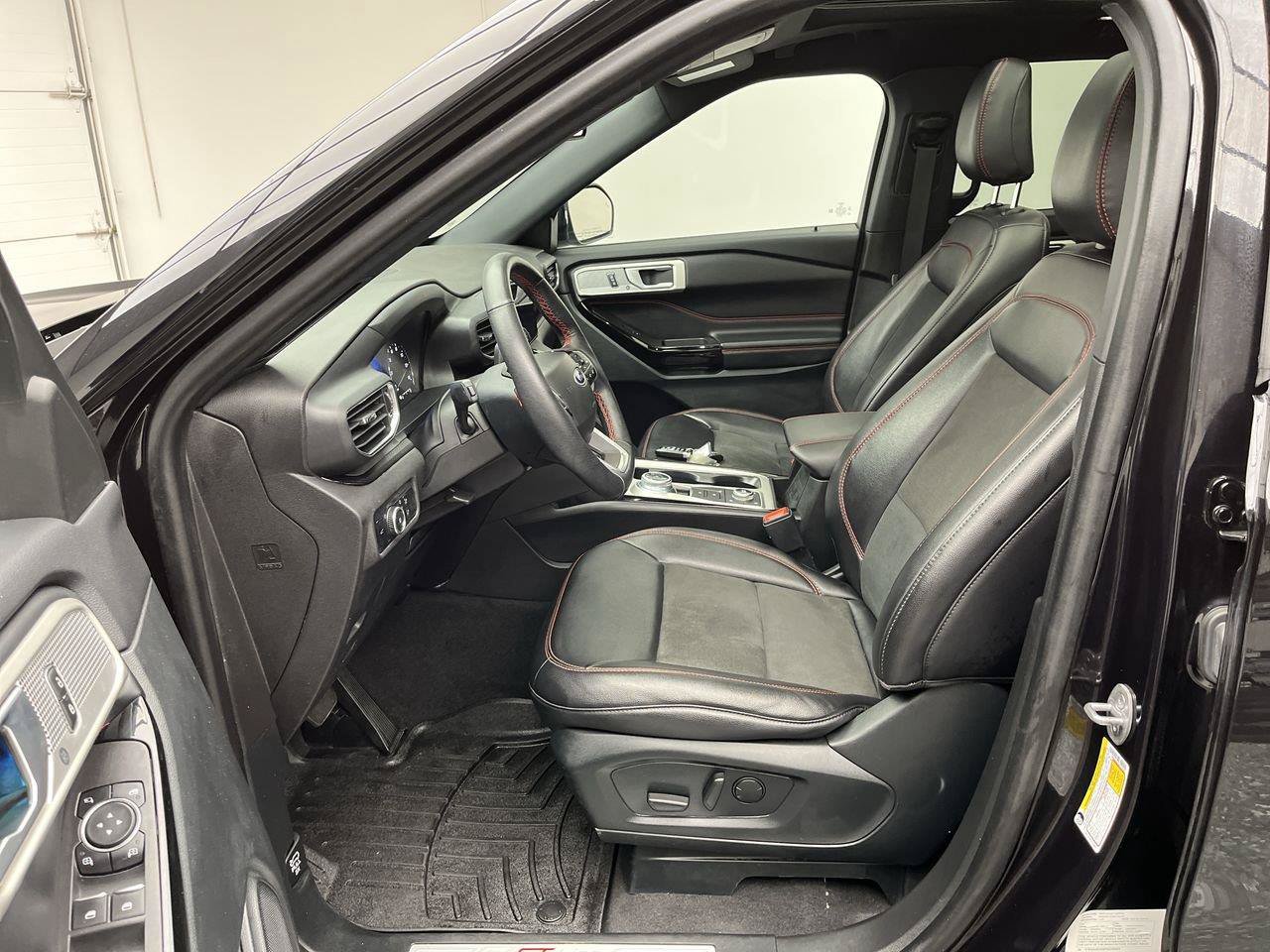 Certified 2023 Ford Explorer ST-Line w/ Class IV Trailer Tow Package AWD/4WD image 3