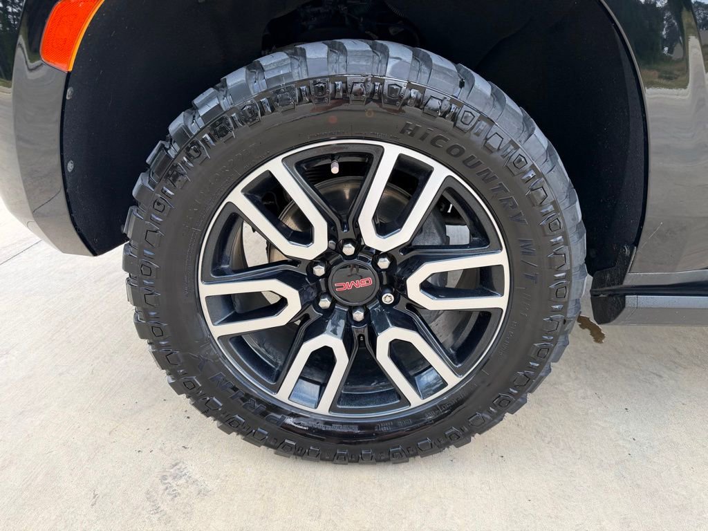 Used 2021 GMC Yukon AT4 w/ AT4 Premium Plus Package AWD/4WD image 9