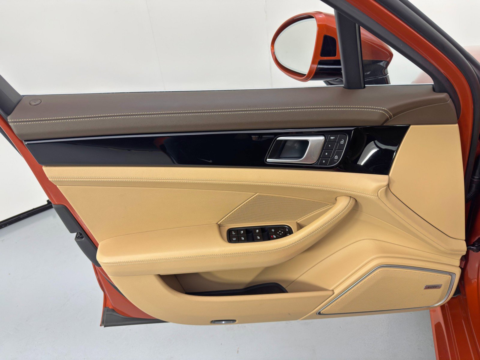 Used 2022 Porsche Panamera 4S Executive image 46