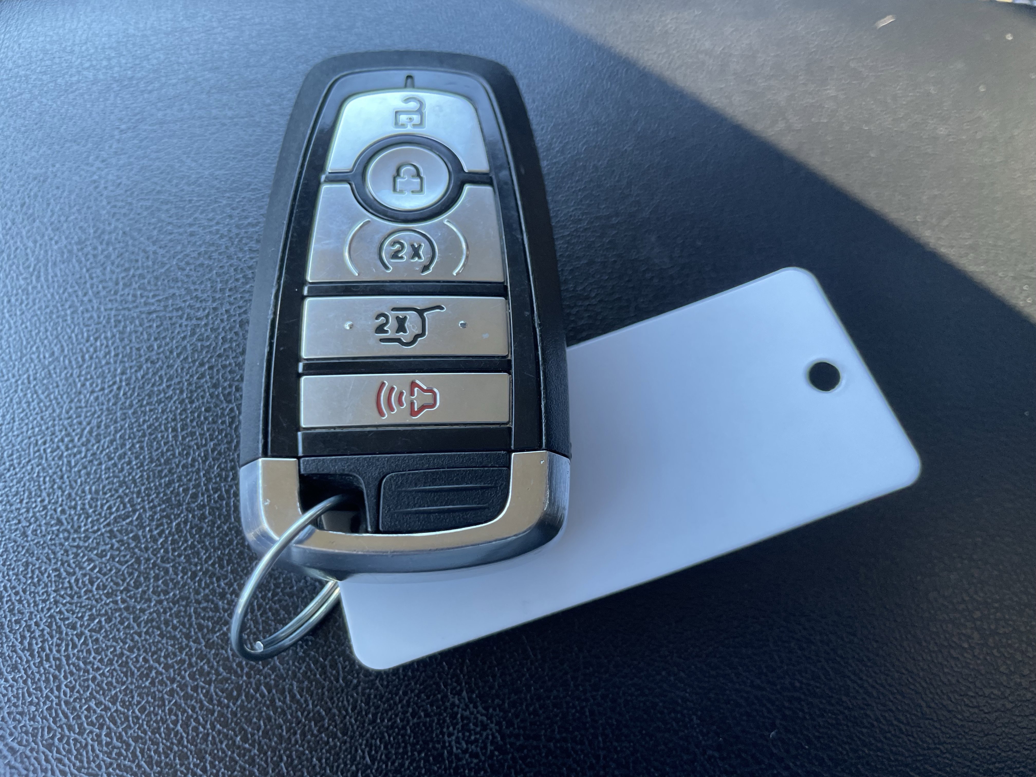 Used 2023 Ford Edge Titanium image 25