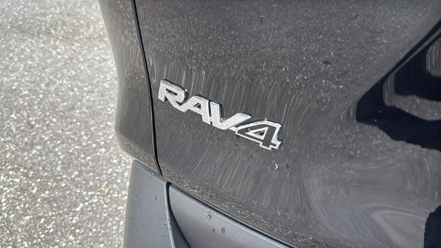 Used 2025 Toyota RAV4 LE AWD/4WD image 7