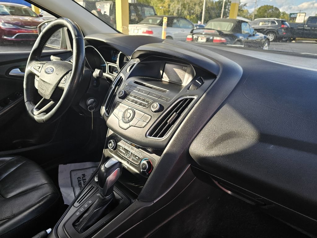 Used 2016 Ford Focus SE w/ Equipment Group 201A FWD image 48