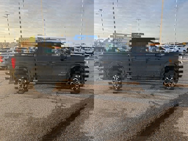 Used 2021 GMC Sierra 3500 AT4 w/ AT4 Premium Plus Package image 2