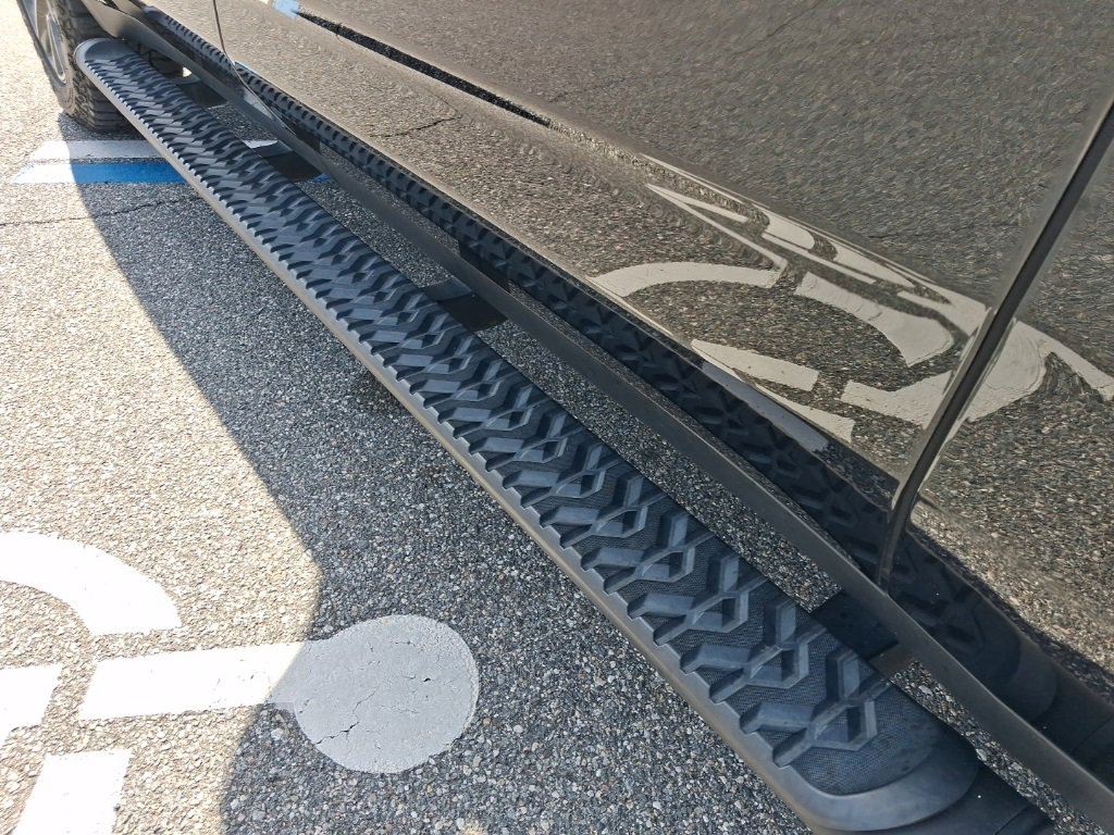 Used 2023 Chevrolet Suburban Z71 w/ Luxury Package image 11